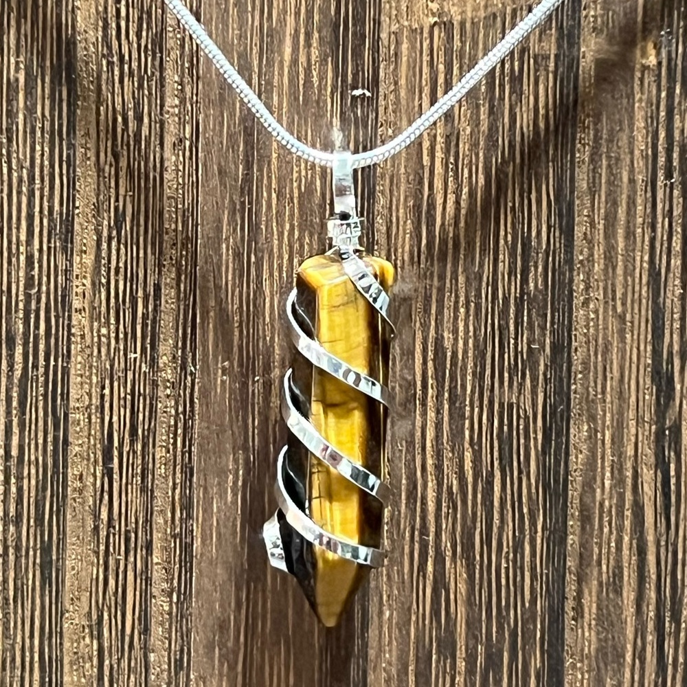 TIGER’S EYE SILVER WRAPPED BOHO PROTECTION HEALING CRYSTAL AMULET NECKLACE